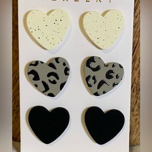 NEW 3 pairs of heart shaped acrylic earrings!! Fun prints! Get them for a gift!!